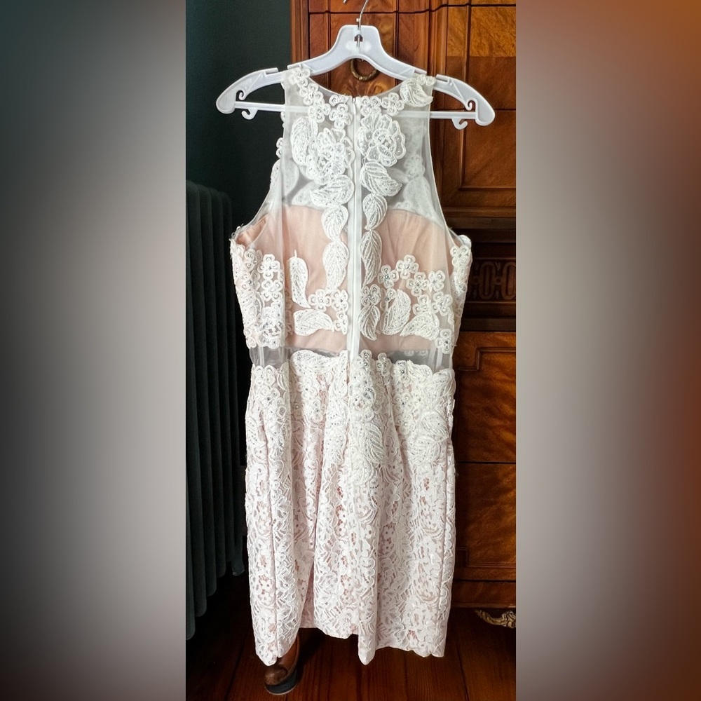 Dress - Picture 4 of 4